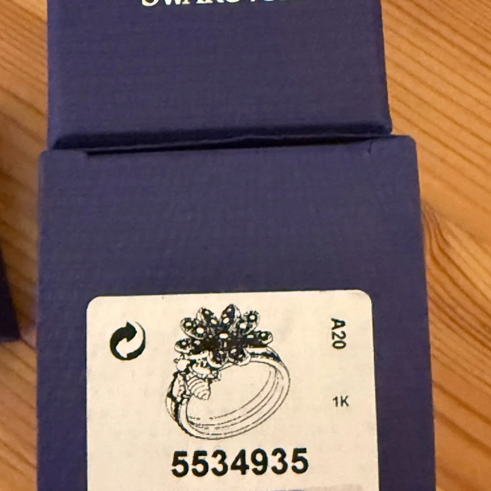 Swarovski Gold and Silver Crystal Ring Set - Picture 4 of 4